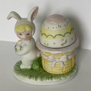 Vintage Ceramic Bunny trinket dish 1988 egg rabbit grass EUC ROC white green